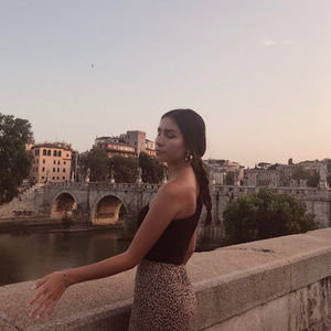 Meet your Posher, Maya